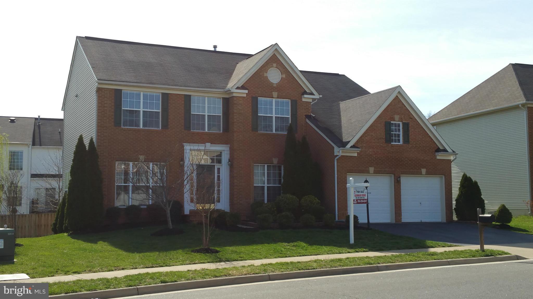 BROAD RUN OAKS - Residential