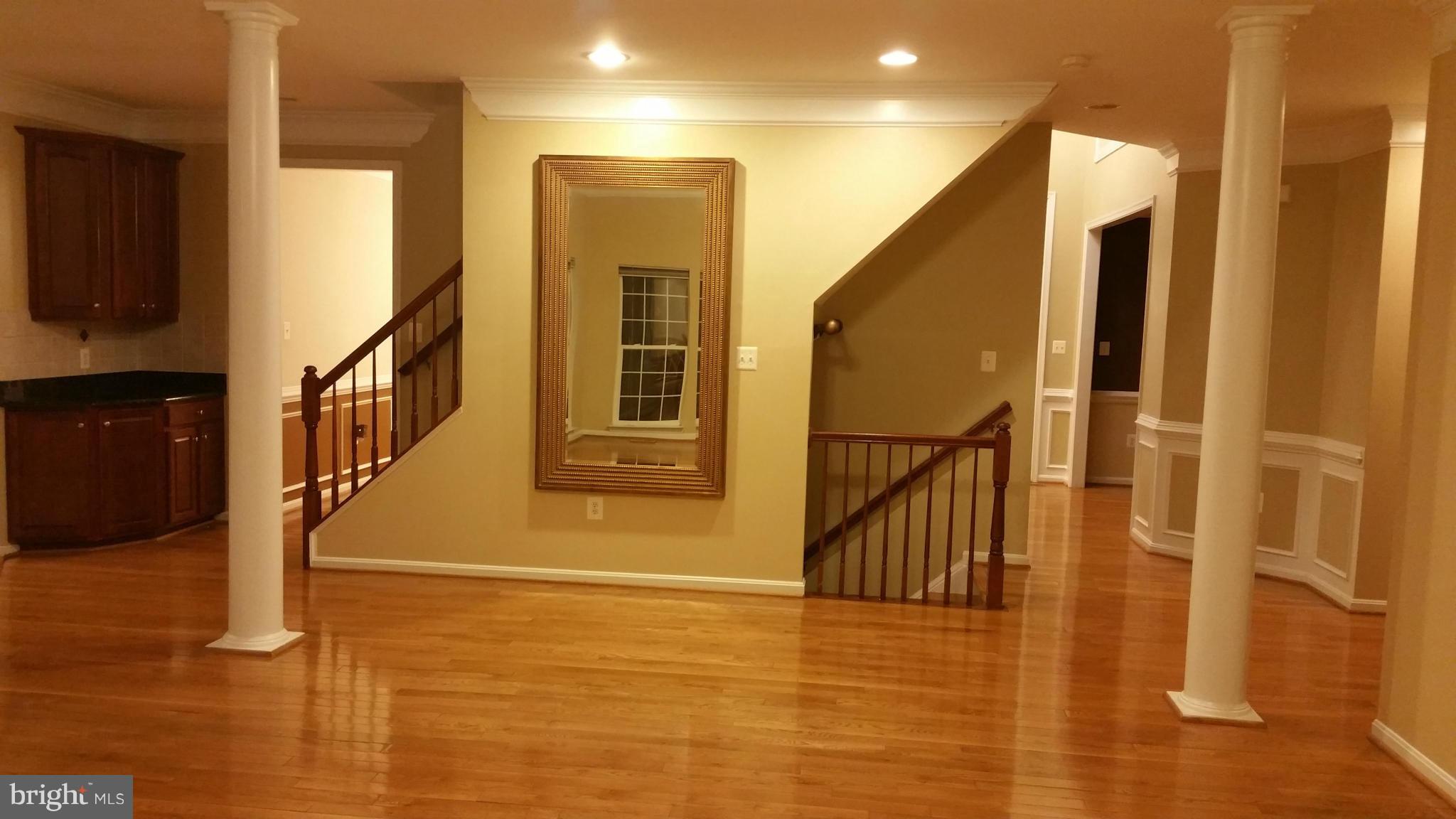 BROAD RUN OAKS - Residential