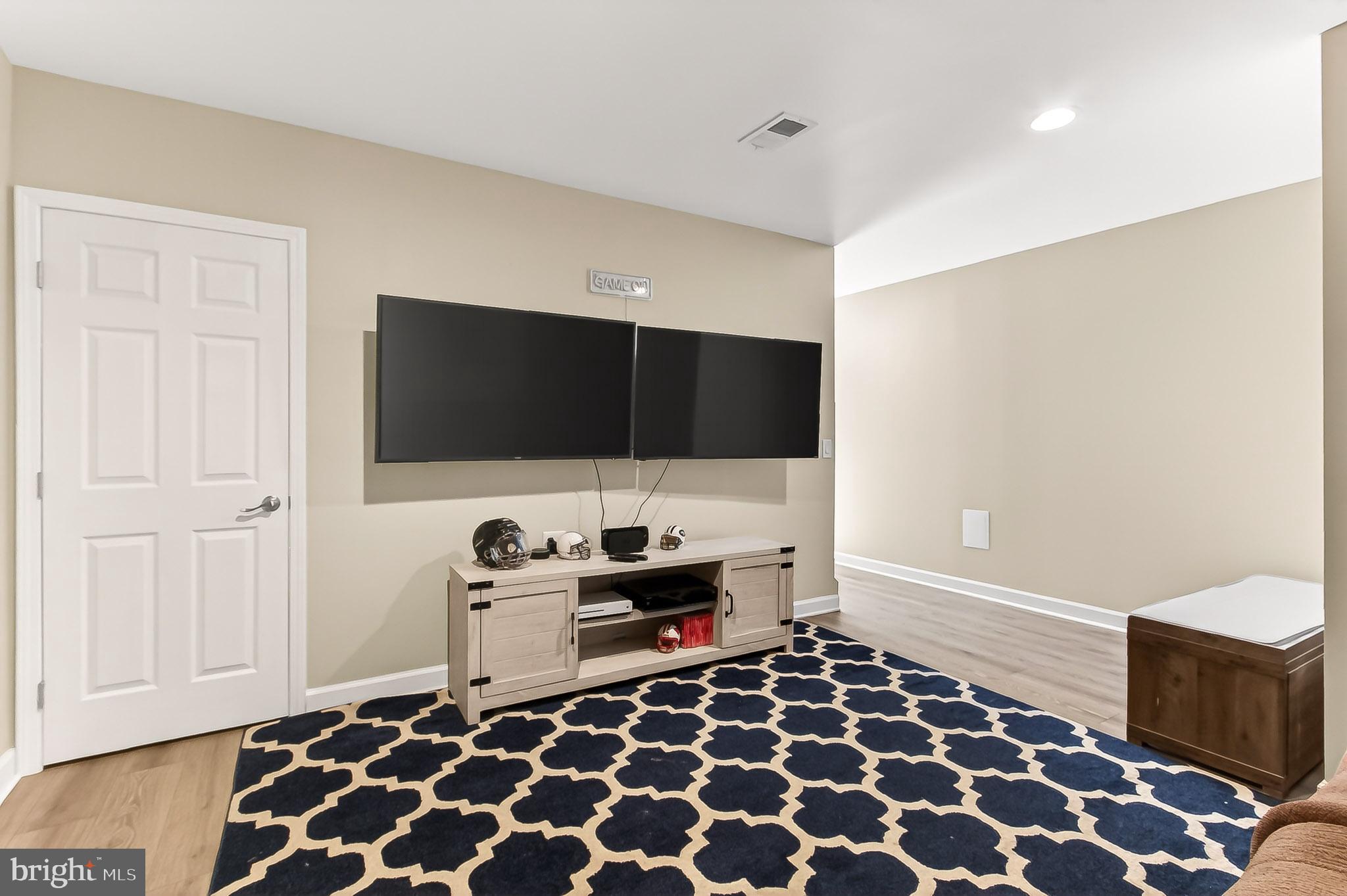 BELMONT GLEN VILLAGE - Residential