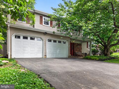Homes For Sale - 18 Randi Way<br/> Mercer County, TITUSVILLE, NJ 08560