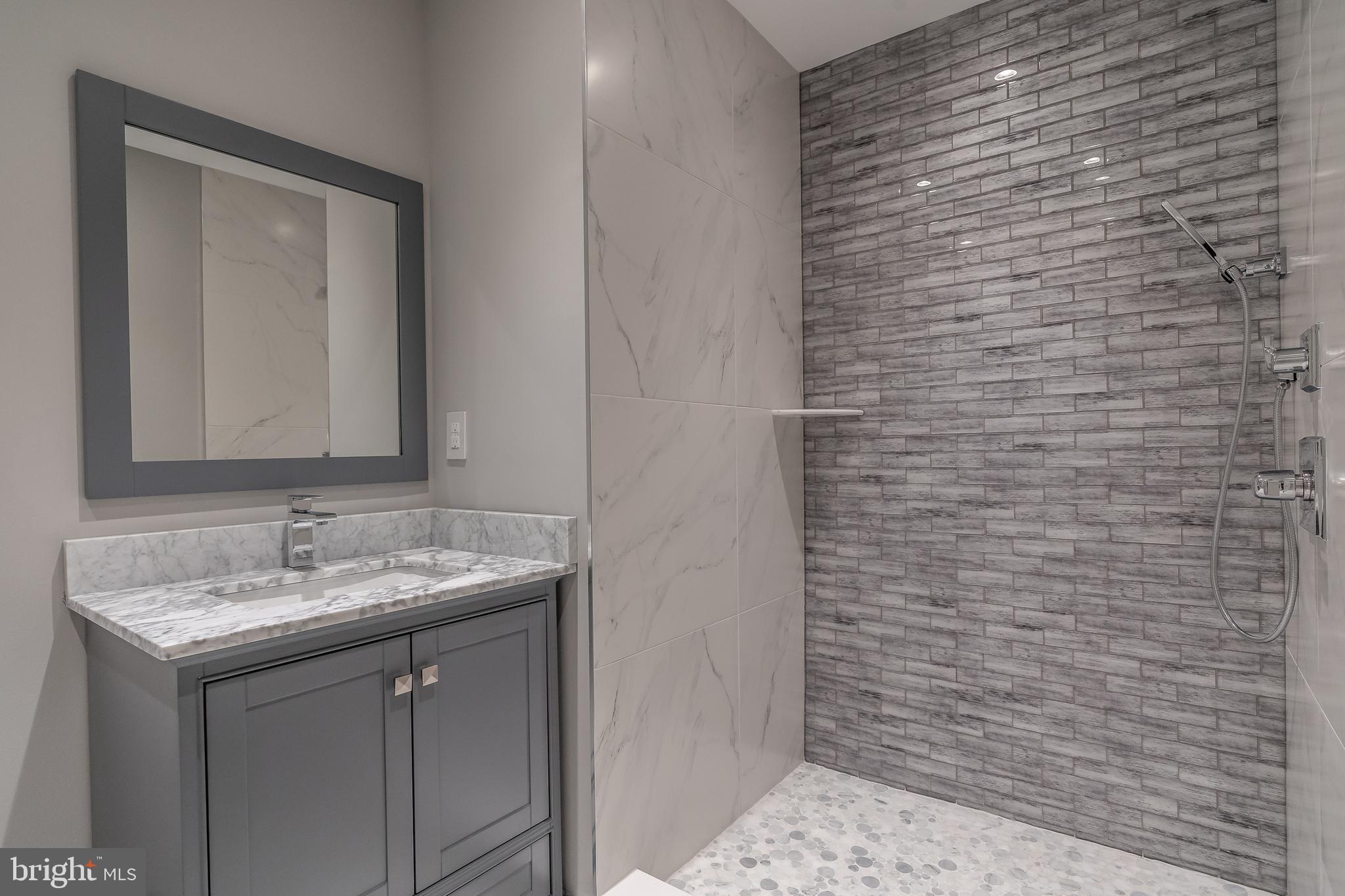 BRYN MAWR - Residential