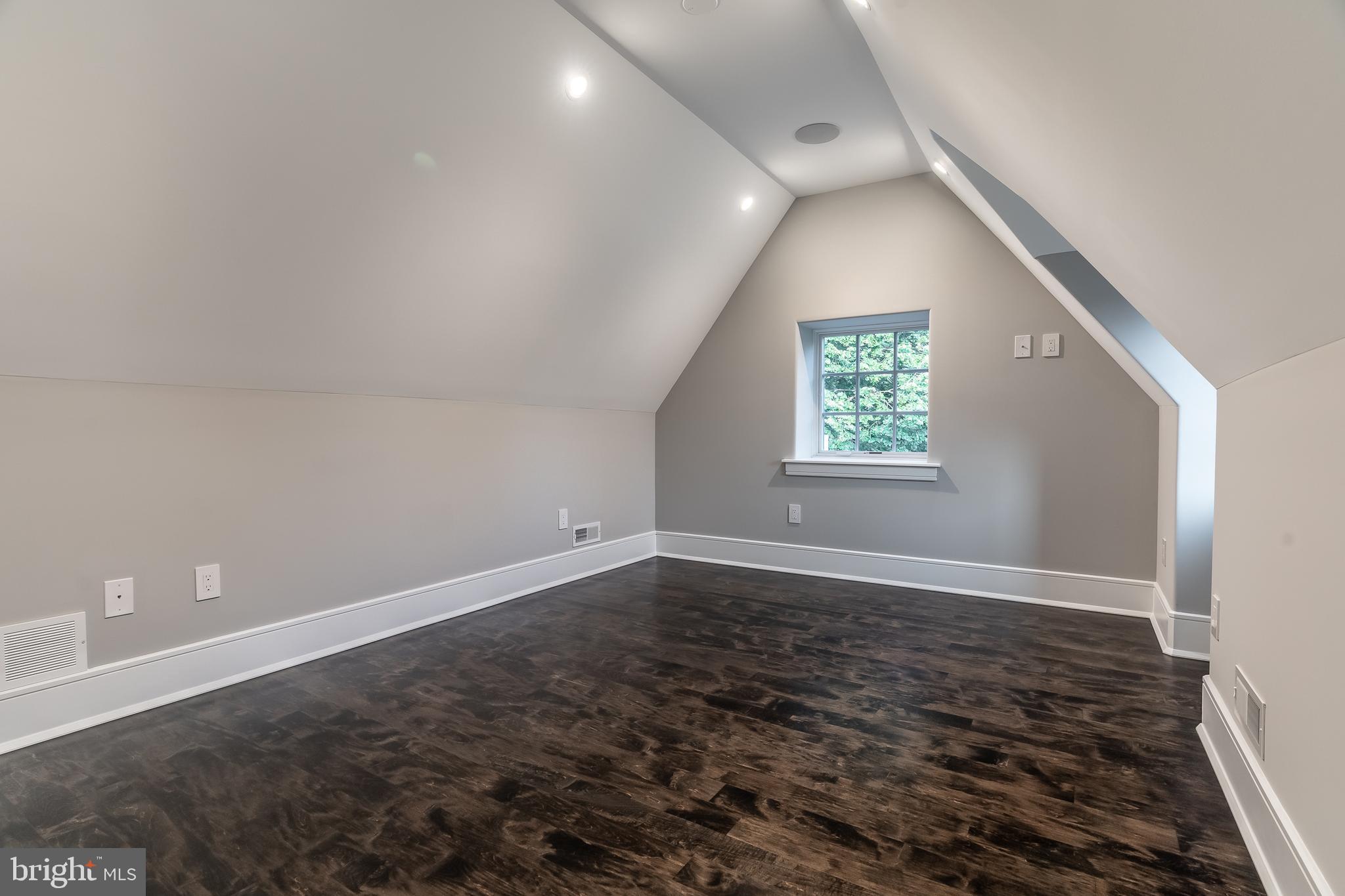 BRYN MAWR - Residential