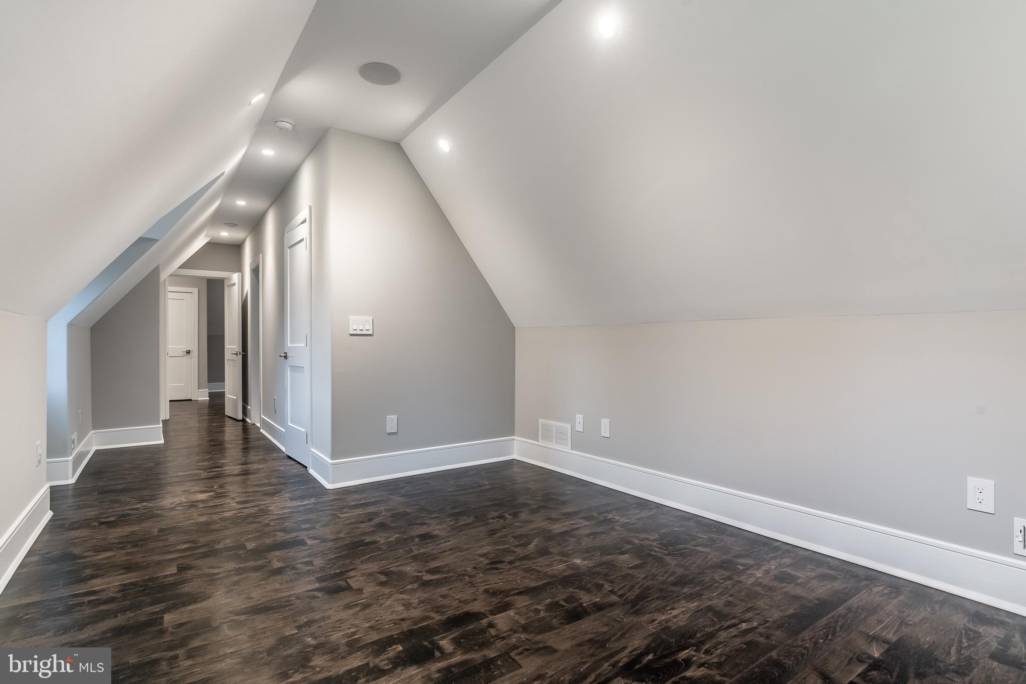 BRYN MAWR - Residential