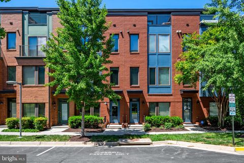 Photo of 2944 Stella Blue Lane, FAIRFAX, VA 22031 (MLS # VAFX2306970)