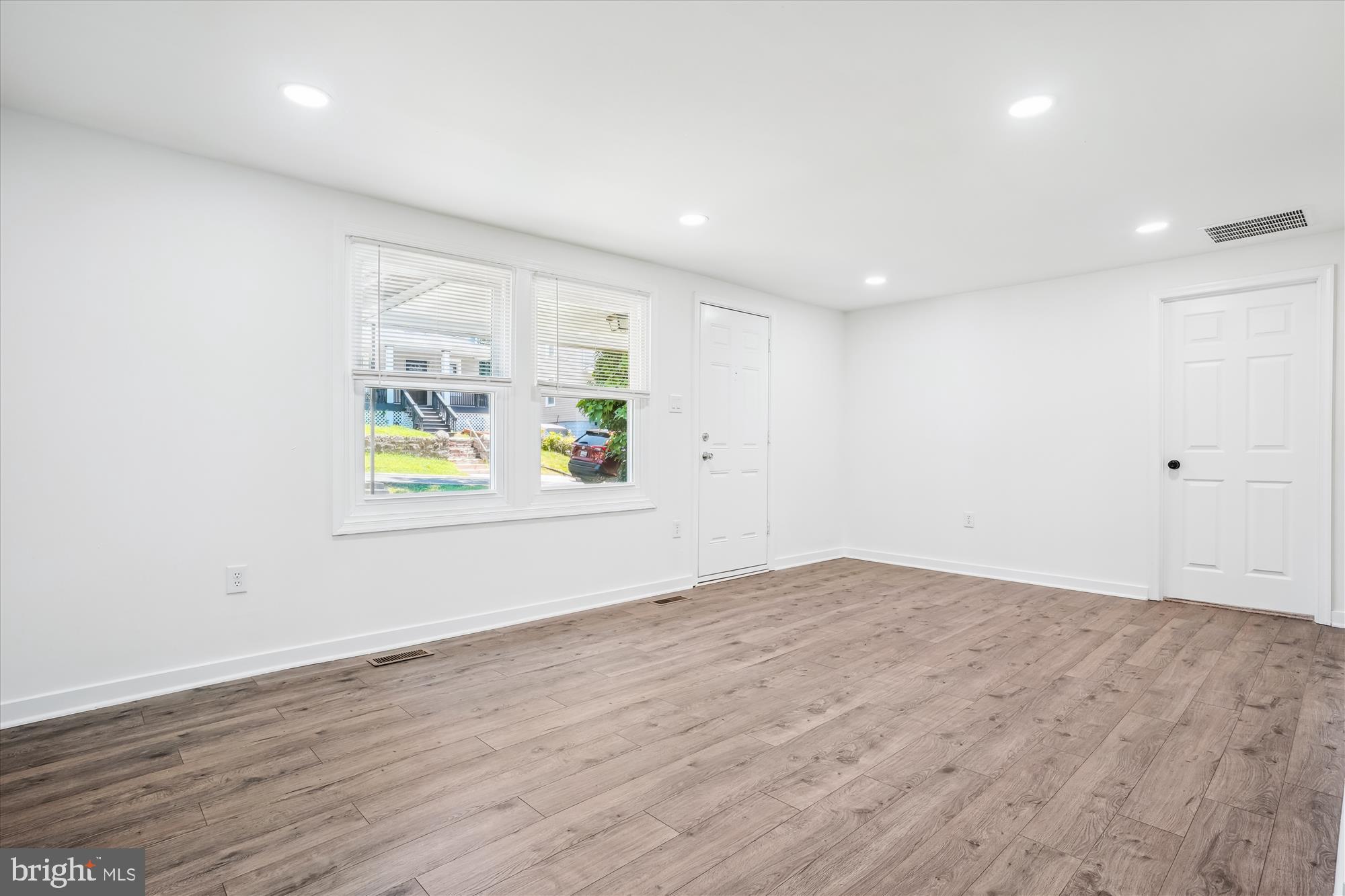 BRADBURY HEIGHTS - Residential