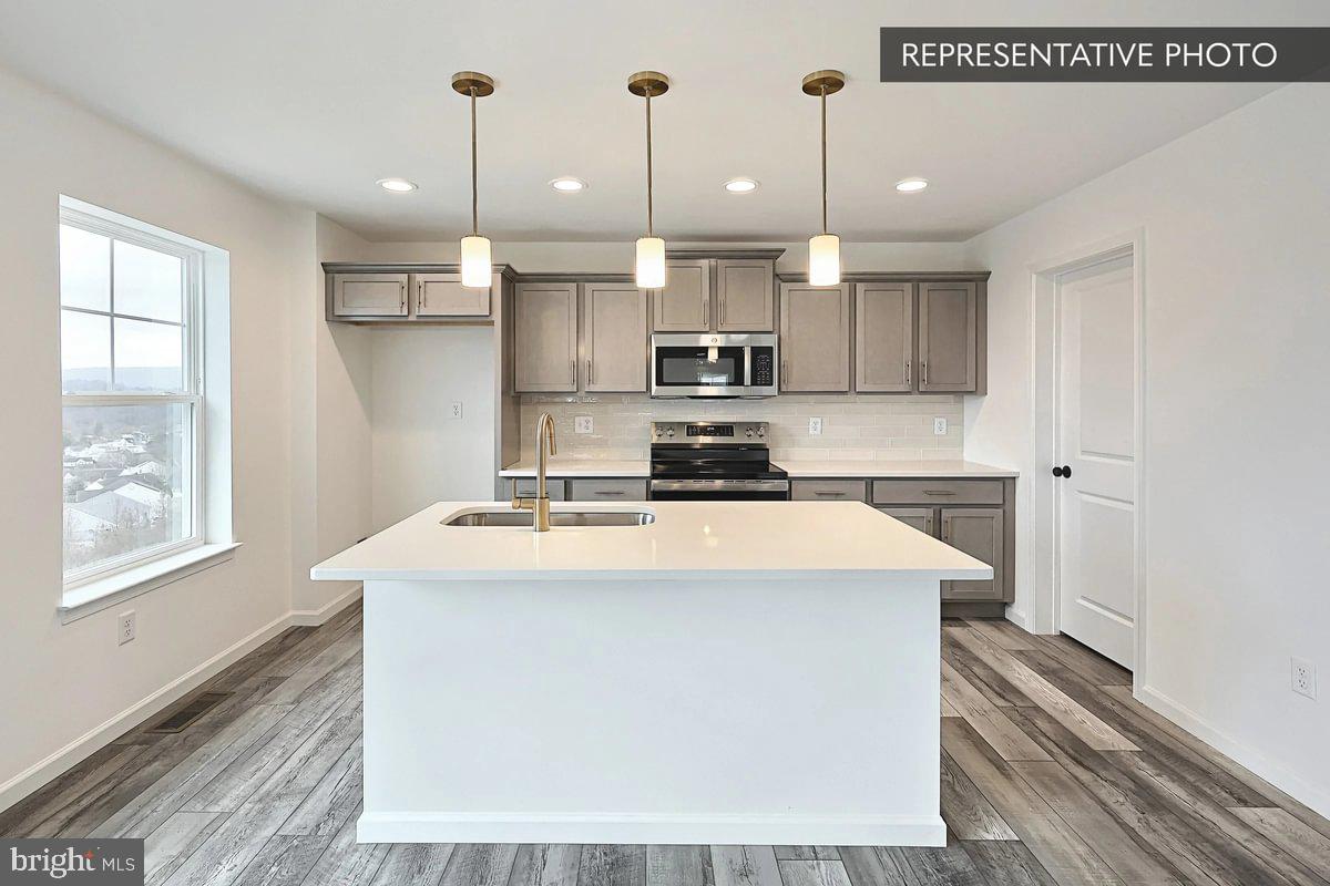 HILLS AT VALLEY VIEW - Residential