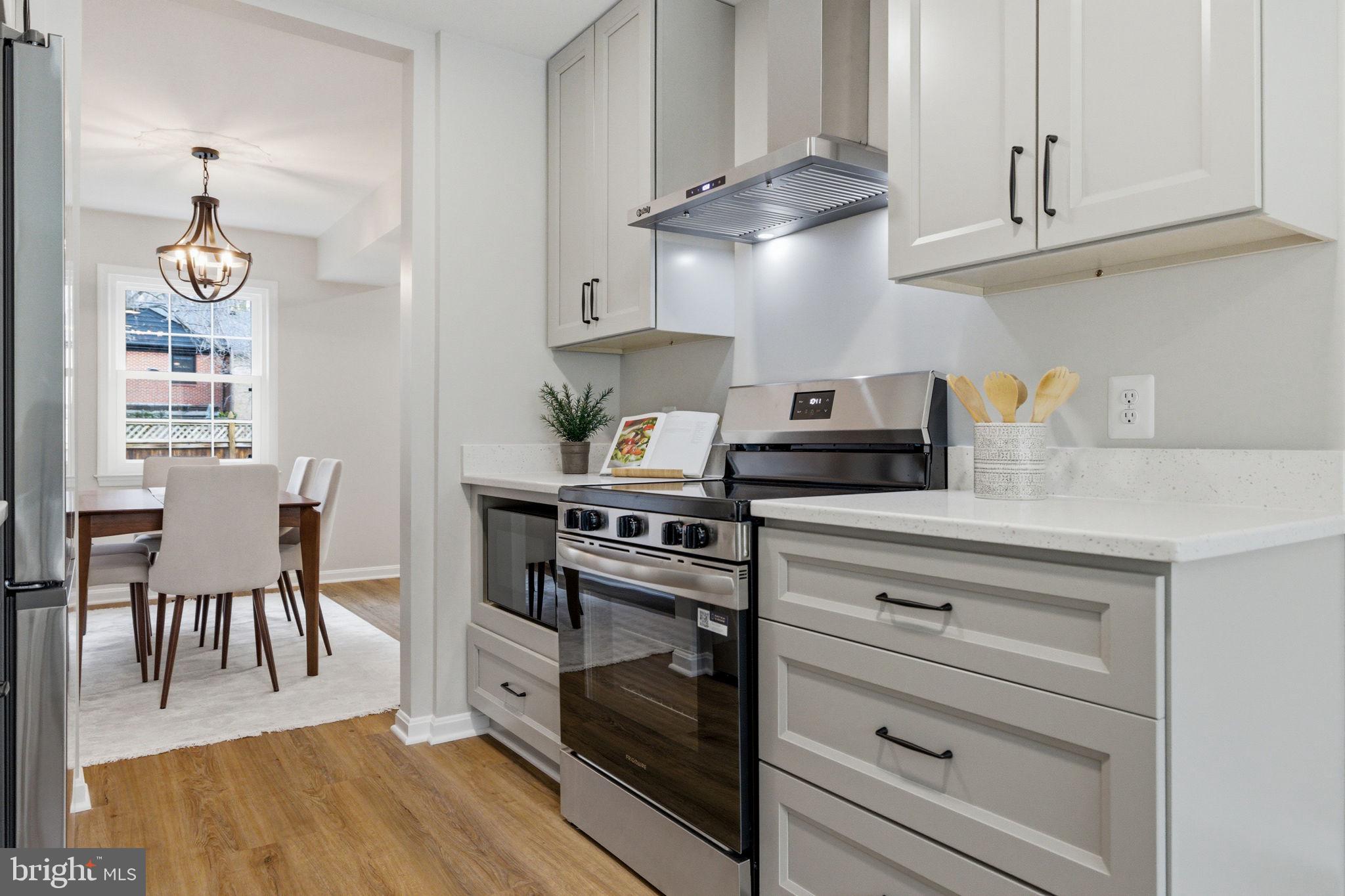 3262 CAMBRIDGE COURT