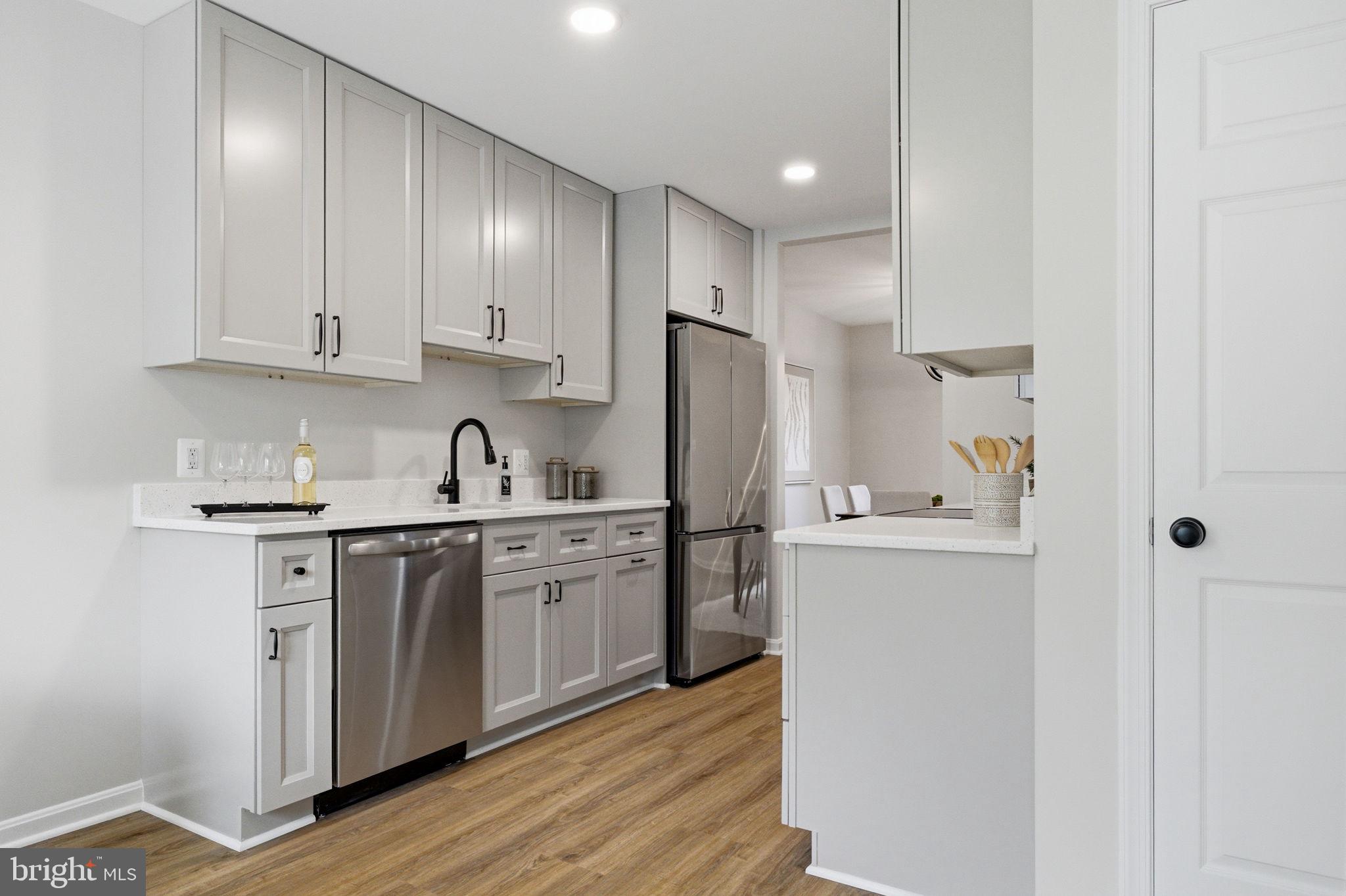 3262 CAMBRIDGE COURT