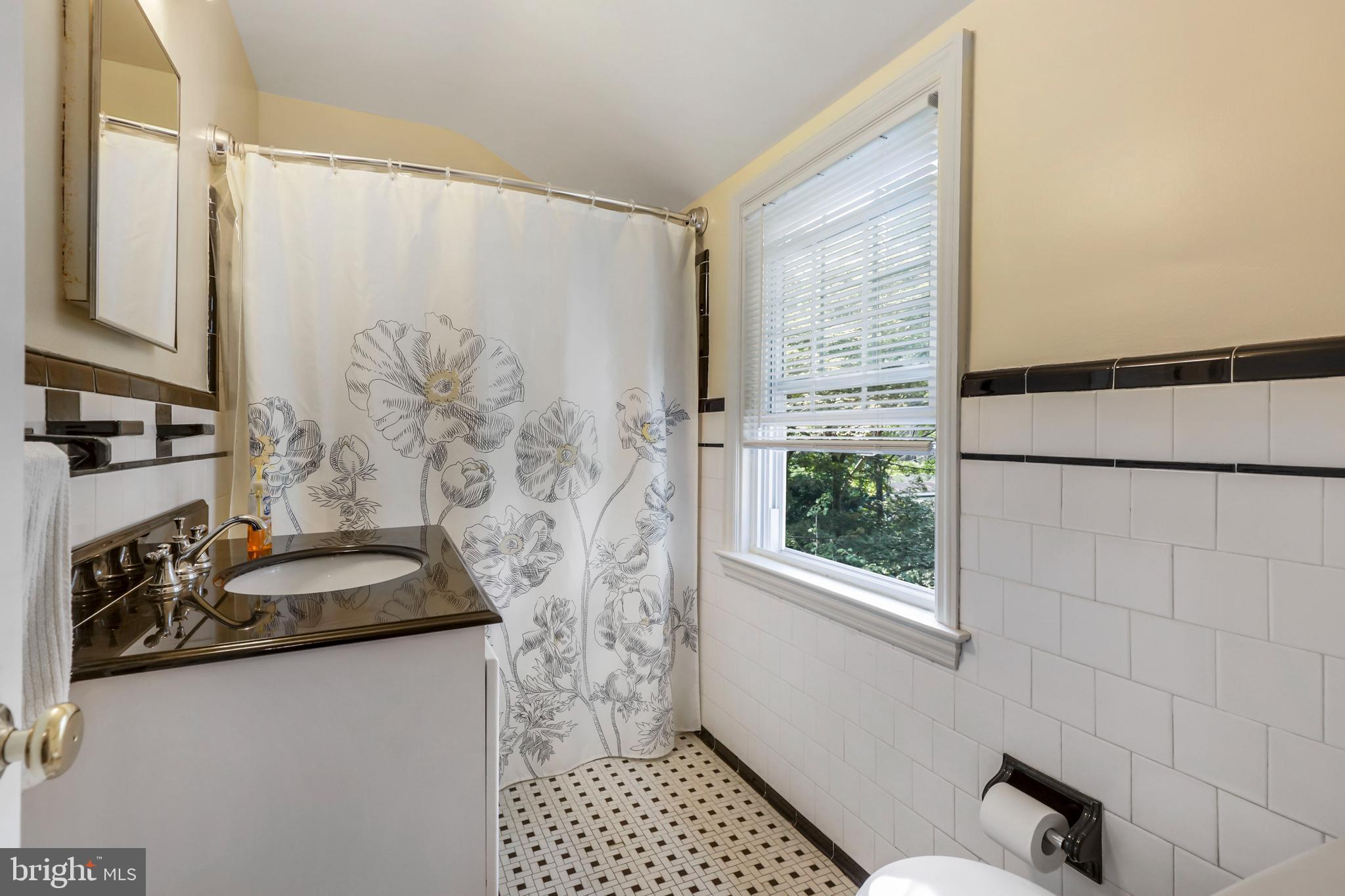 LAKE WALKER - Residential