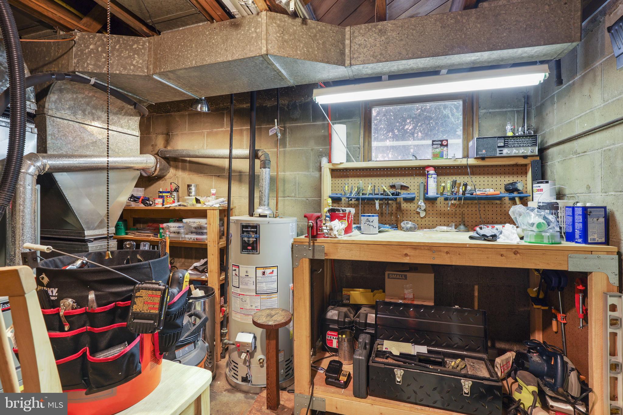 LAKE WALKER - Residential