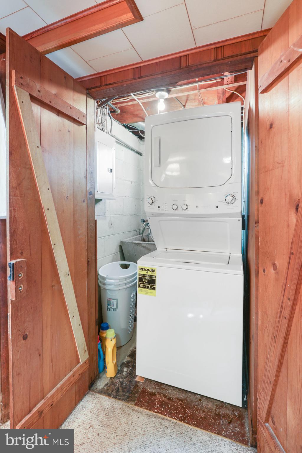 LAKE WALKER - Residential