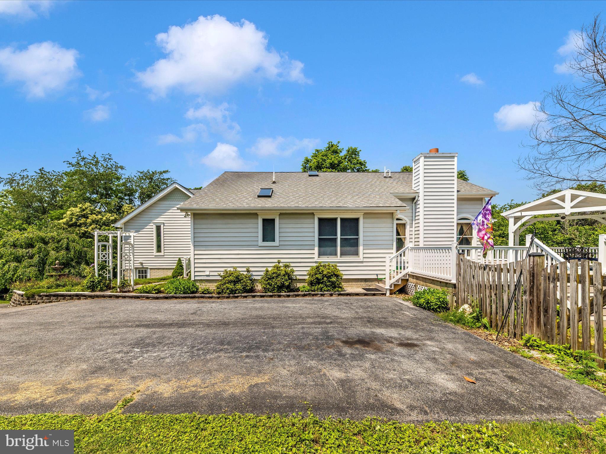5529 FERRERO LANE