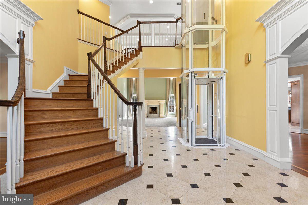 8813 OAK LEAF DRIVE