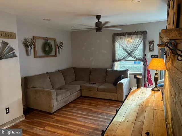 Philadelphia, Pennsylvania 19148, United States, 3 Bedrooms Bedrooms, ,2 BathroomsBathrooms,Residential,Active,197896