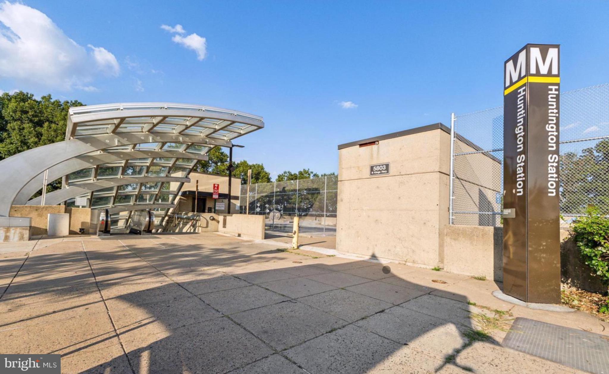 THE TOWNS AT SOUTH ALEX - Residential