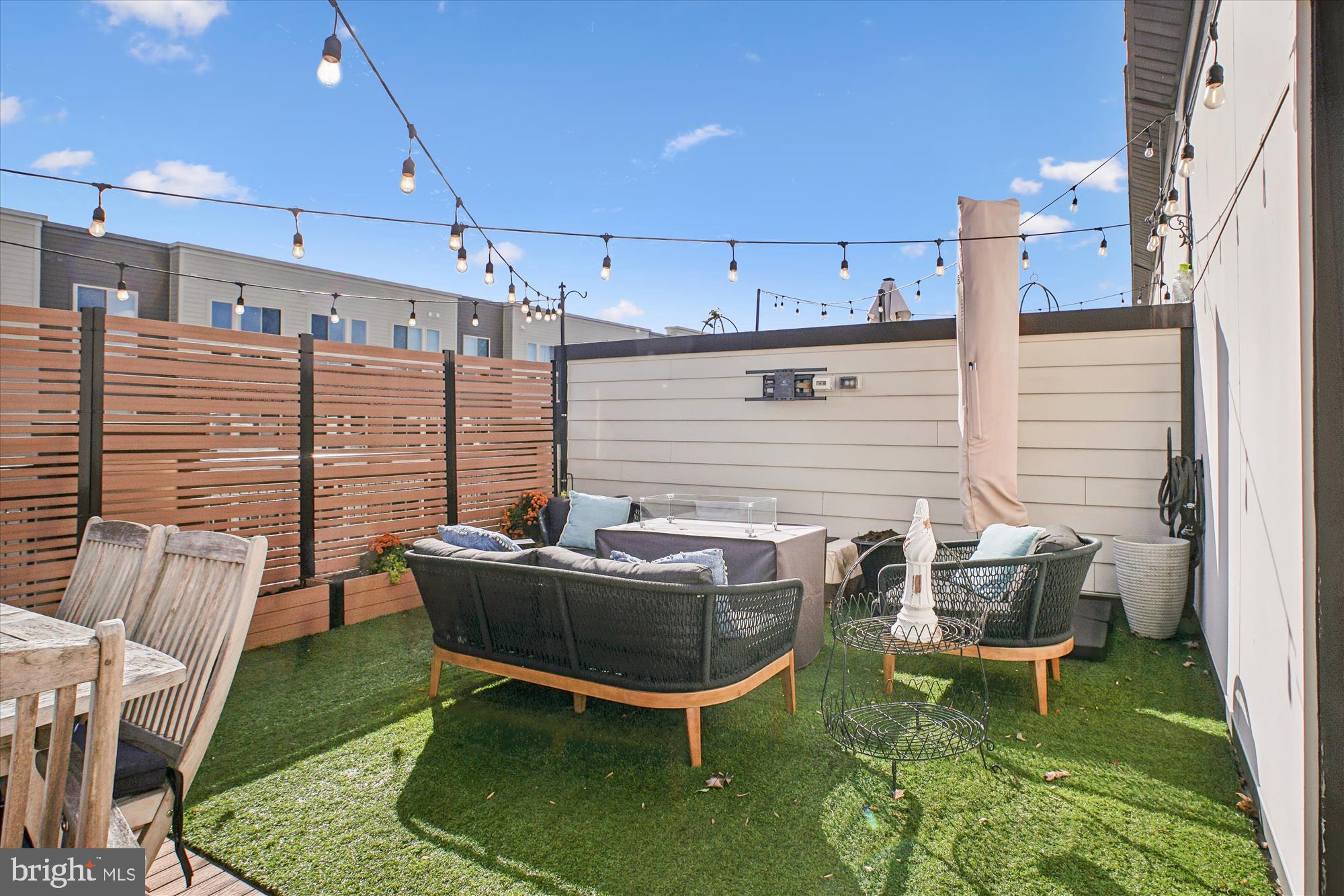 THE TOWNS AT SOUTH ALEX - Residential