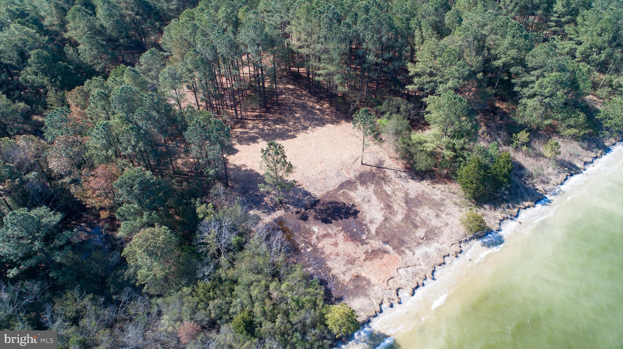 MCKEIL POINTE - Land