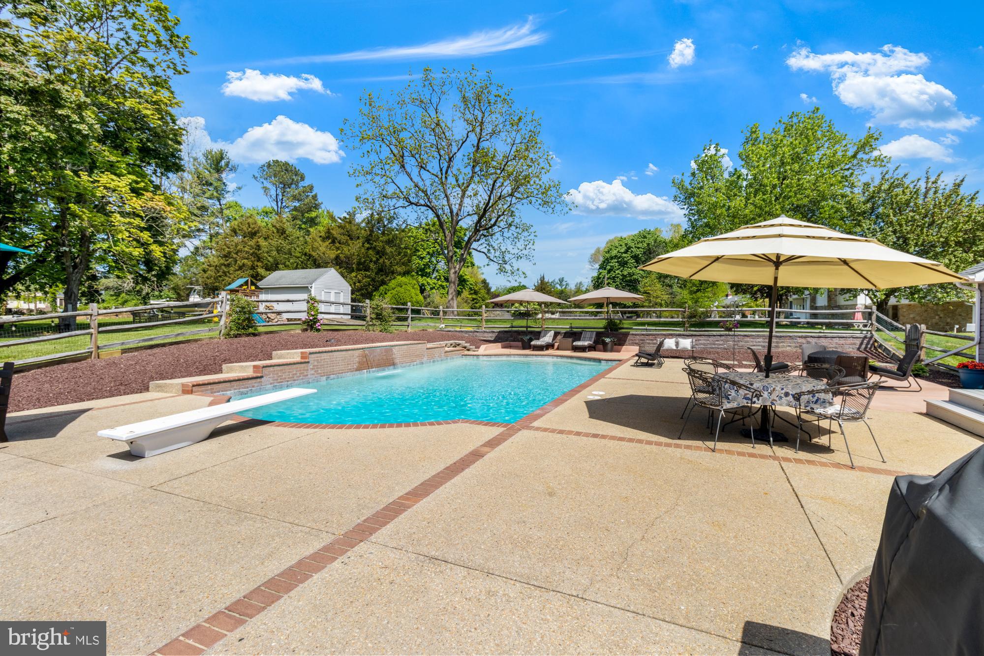 FAIRWAY - Residential