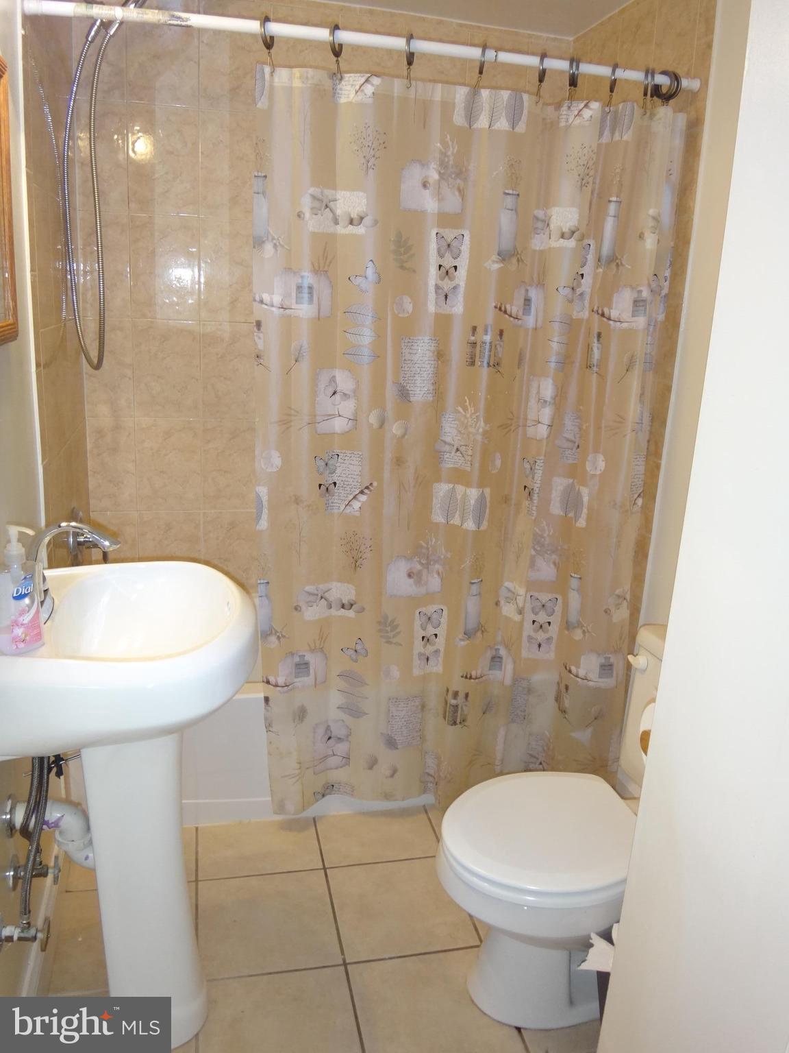 GUNNERS LAKE VILLAGE - Residential