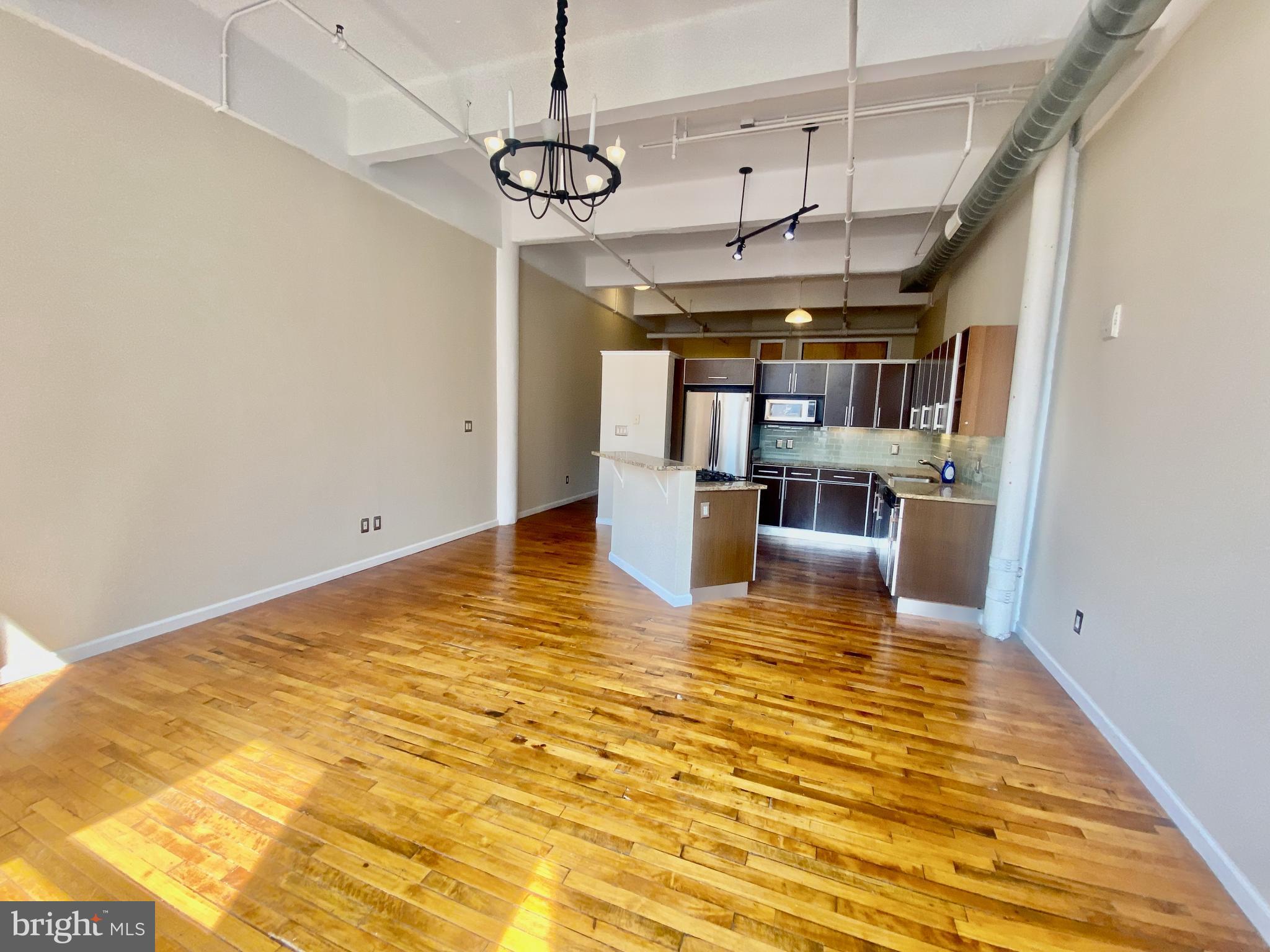 CHINATOWN - Residential Lease