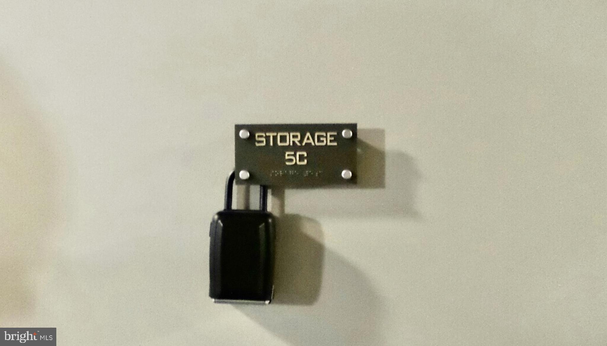 CHINATOWN - Residential Lease