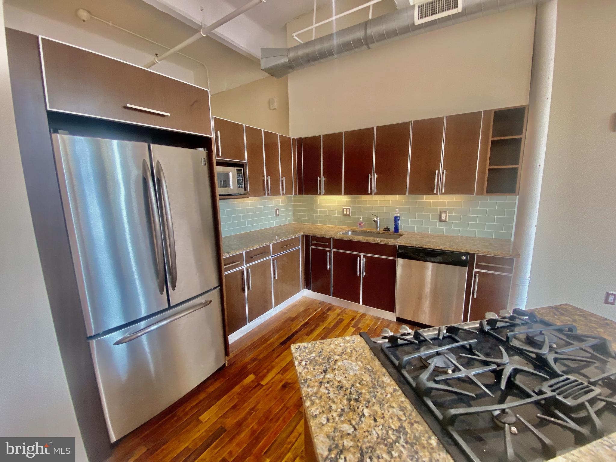 CHINATOWN - Residential Lease