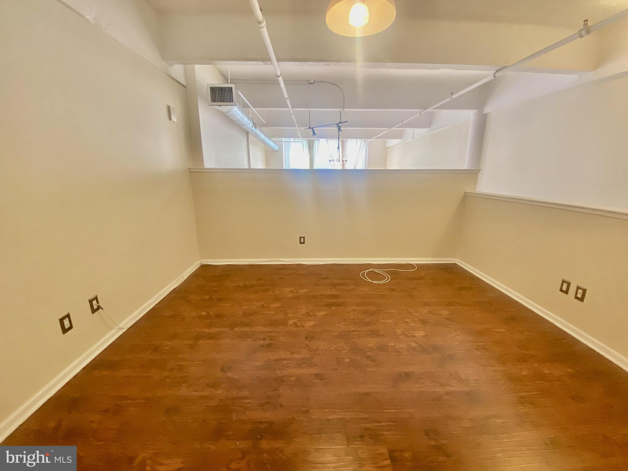 CHINATOWN - Residential Lease