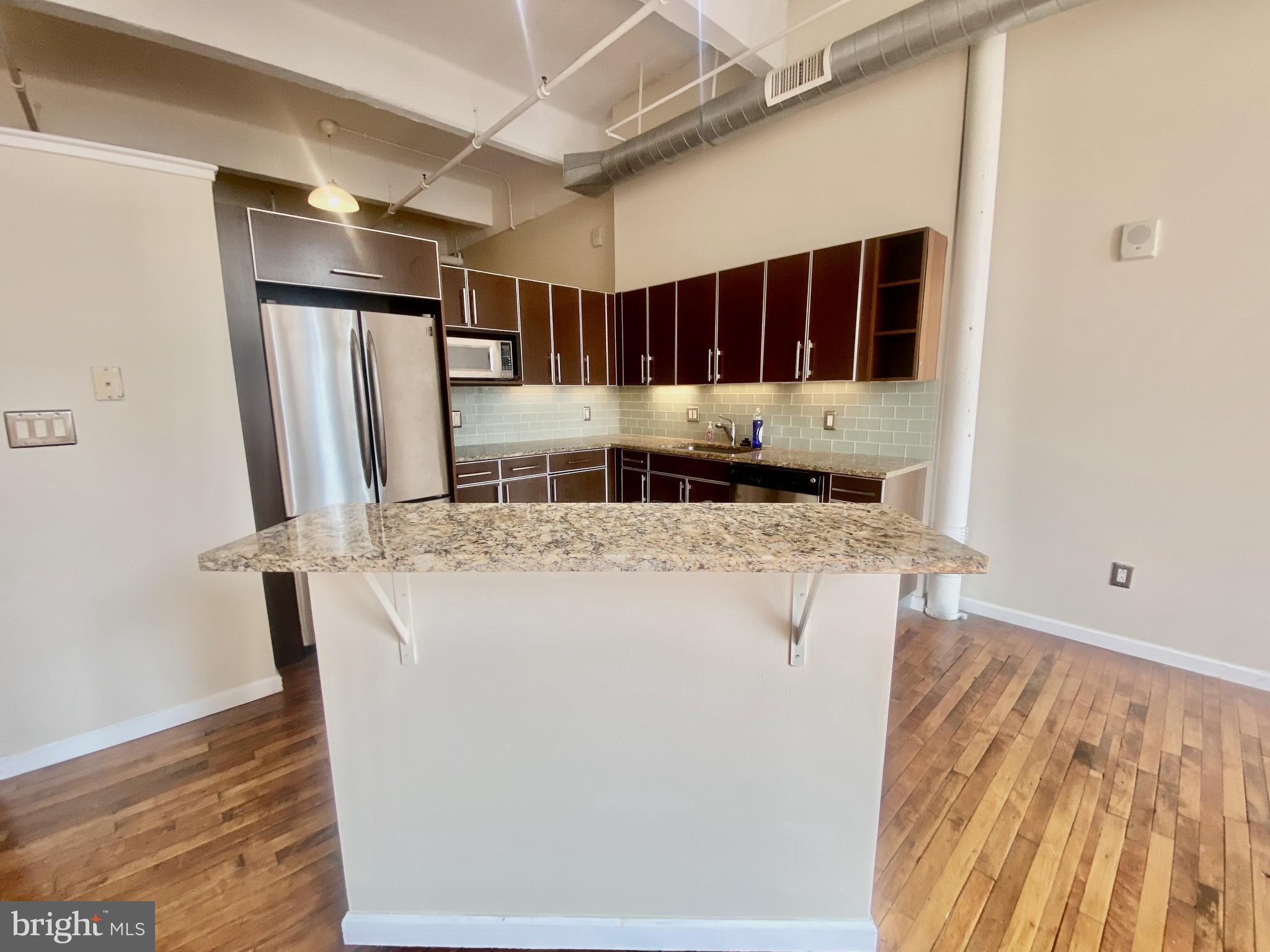 CHINATOWN - Residential Lease