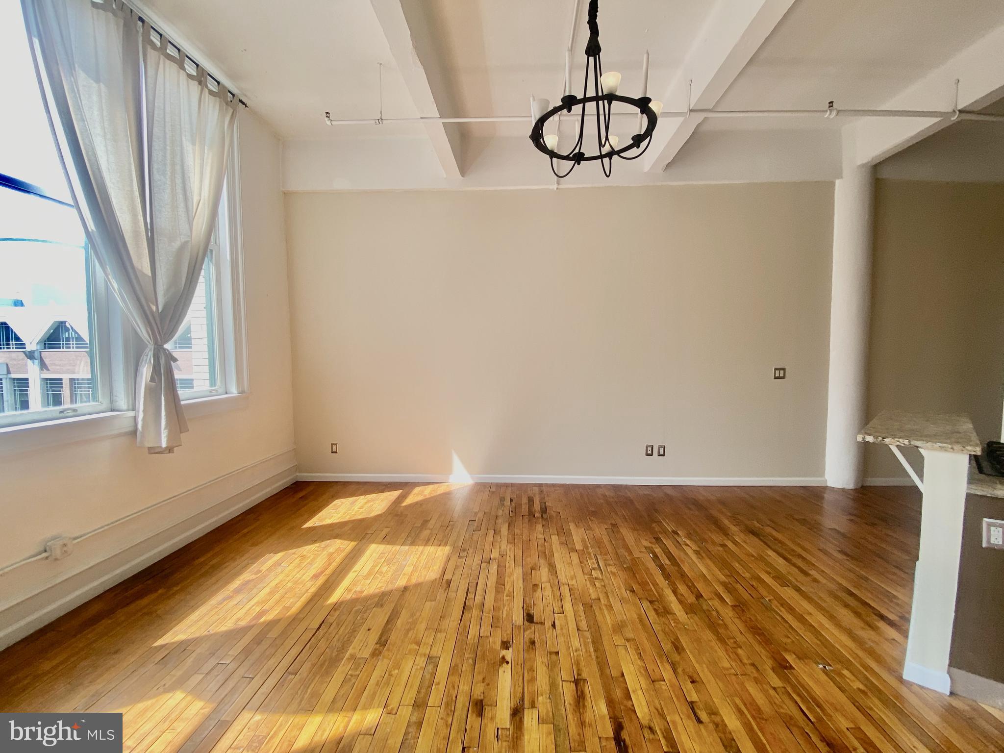 CHINATOWN - Residential Lease