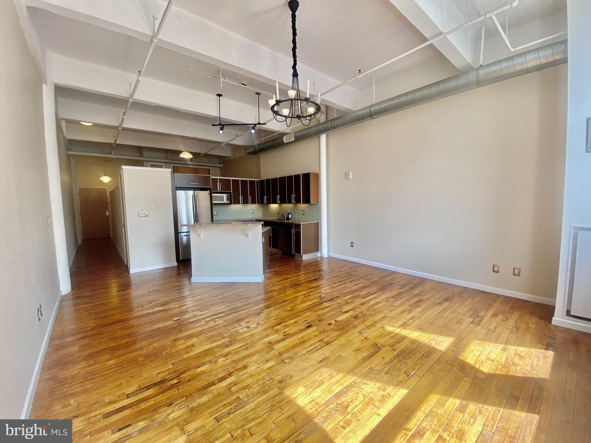 CHINATOWN - Residential Lease