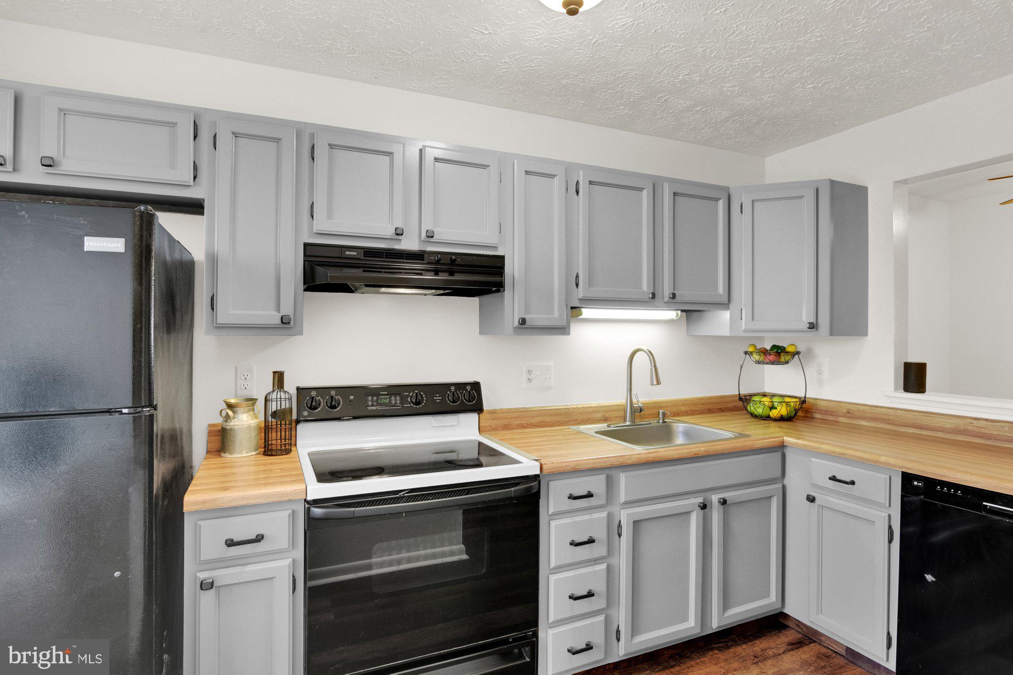 WOODBRIDGE CENTER - Residential