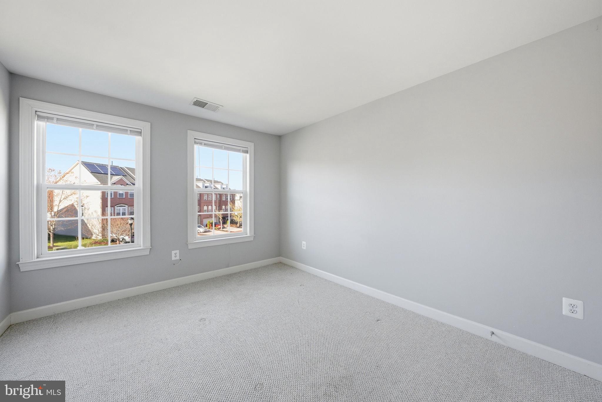 OAK CREEK CLUB - Residential