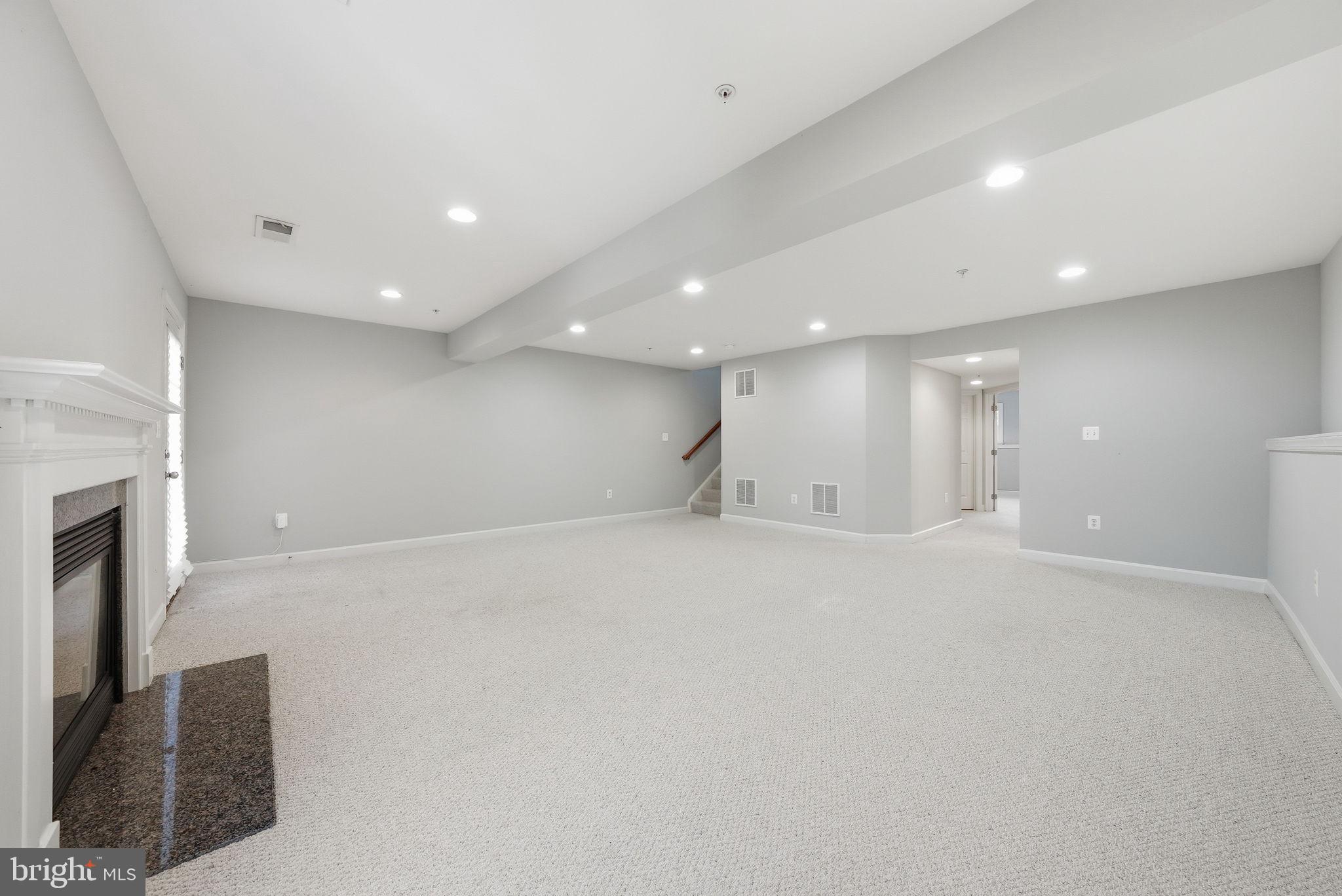 OAK CREEK CLUB - Residential