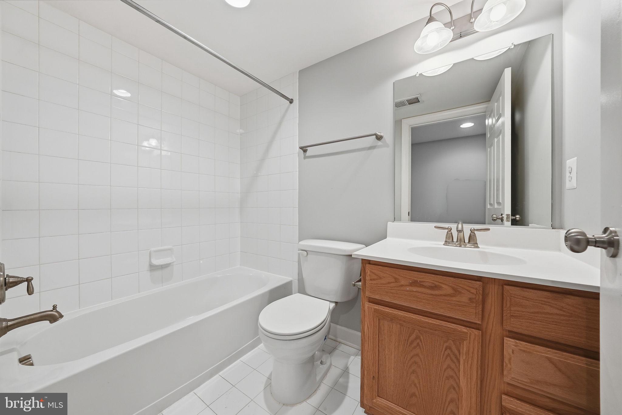 OAK CREEK CLUB - Residential