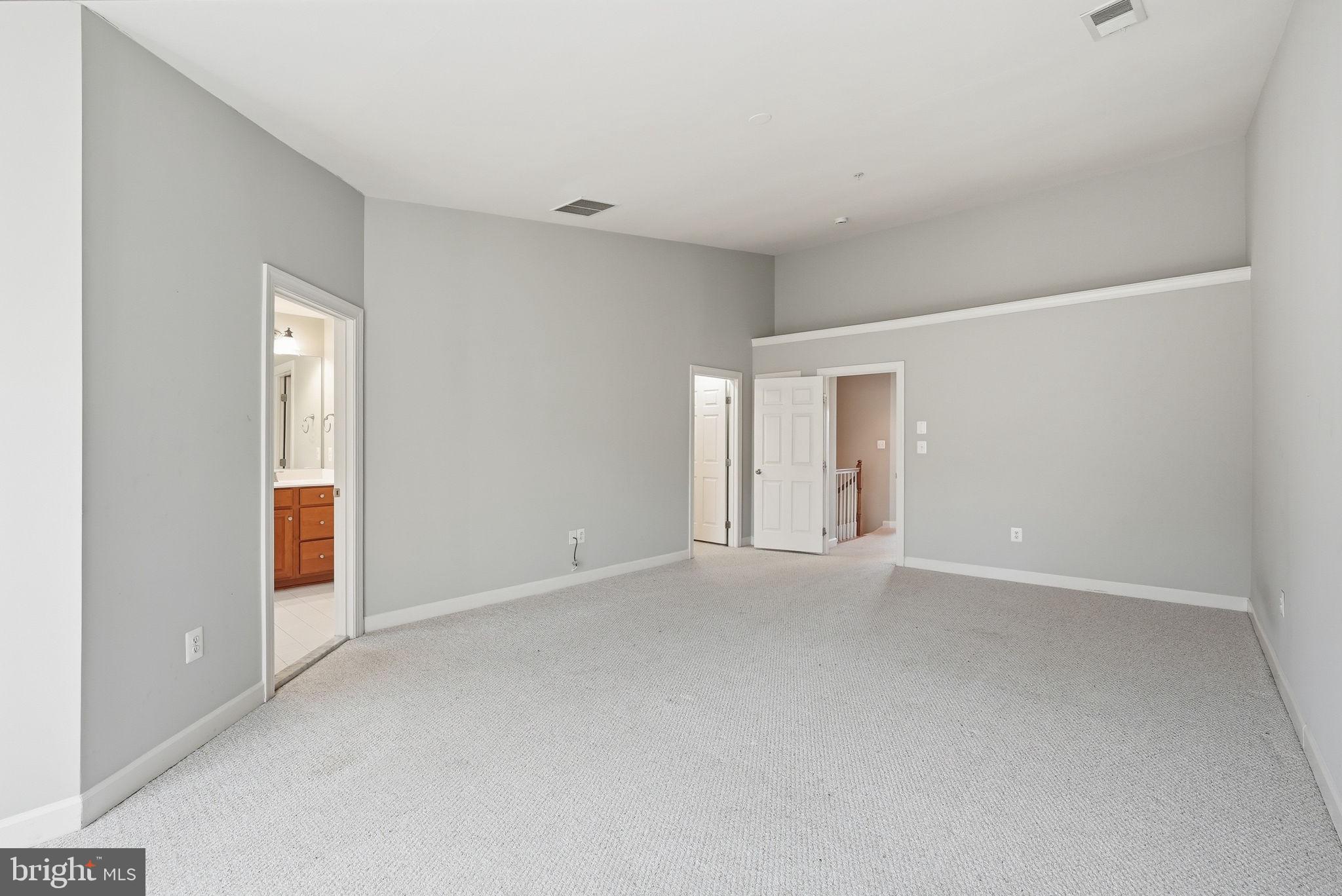 OAK CREEK CLUB - Residential