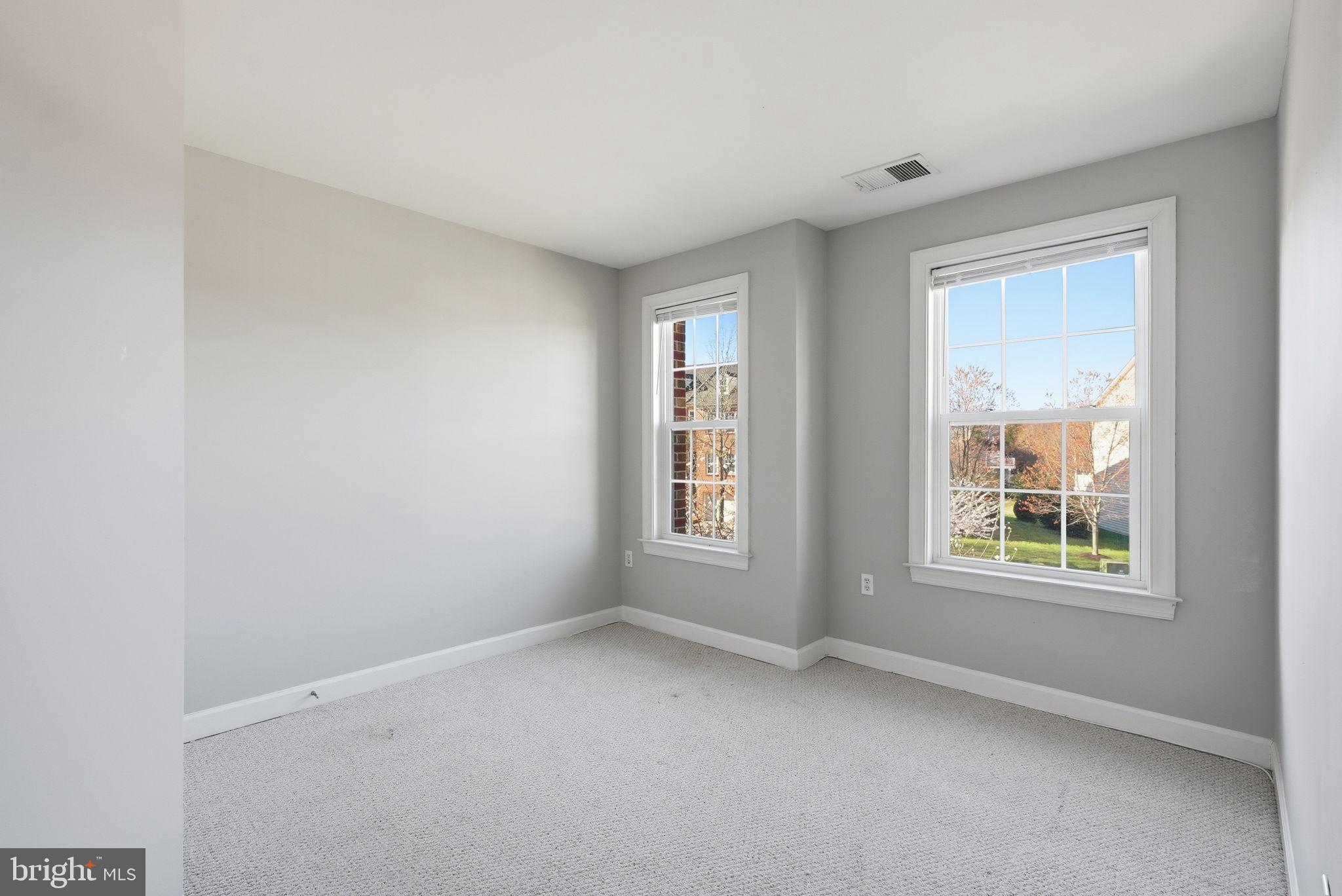 OAK CREEK CLUB - Residential