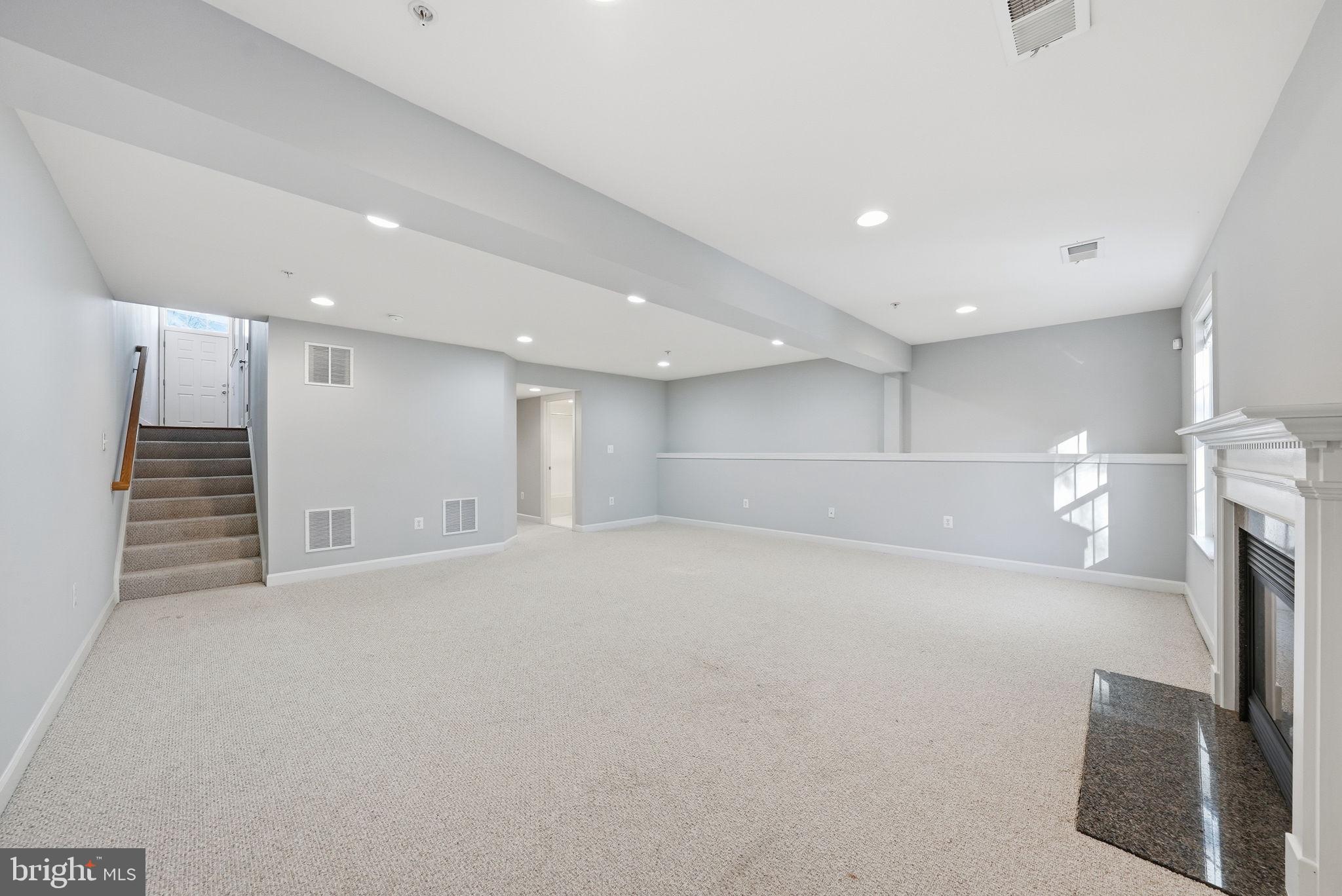 OAK CREEK CLUB - Residential