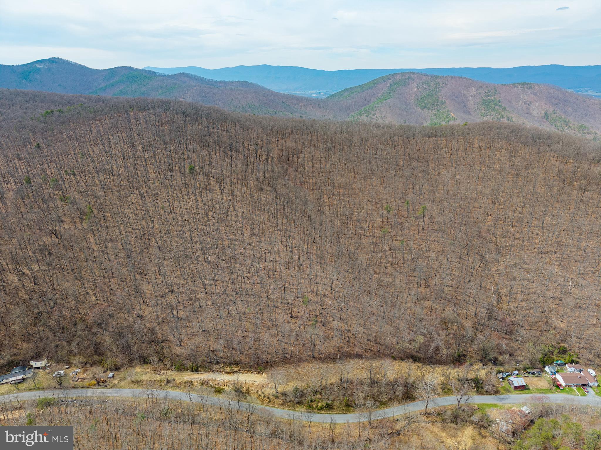 2382 LUCAS HOLLOW ROAD