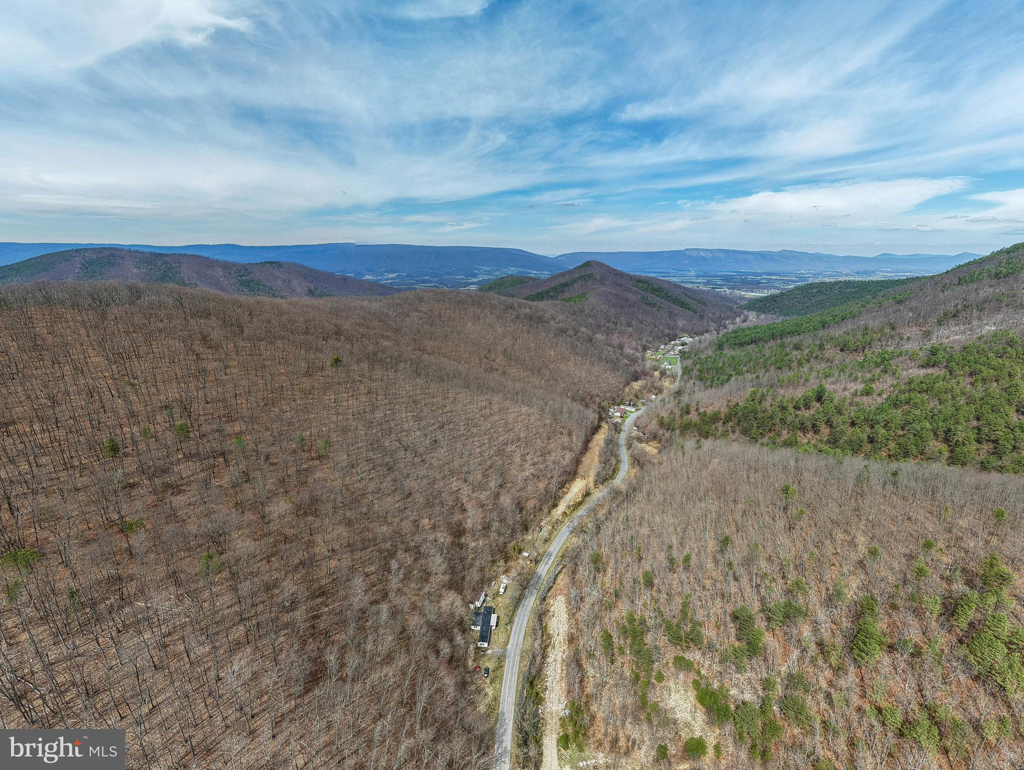 2382 LUCAS HOLLOW ROAD