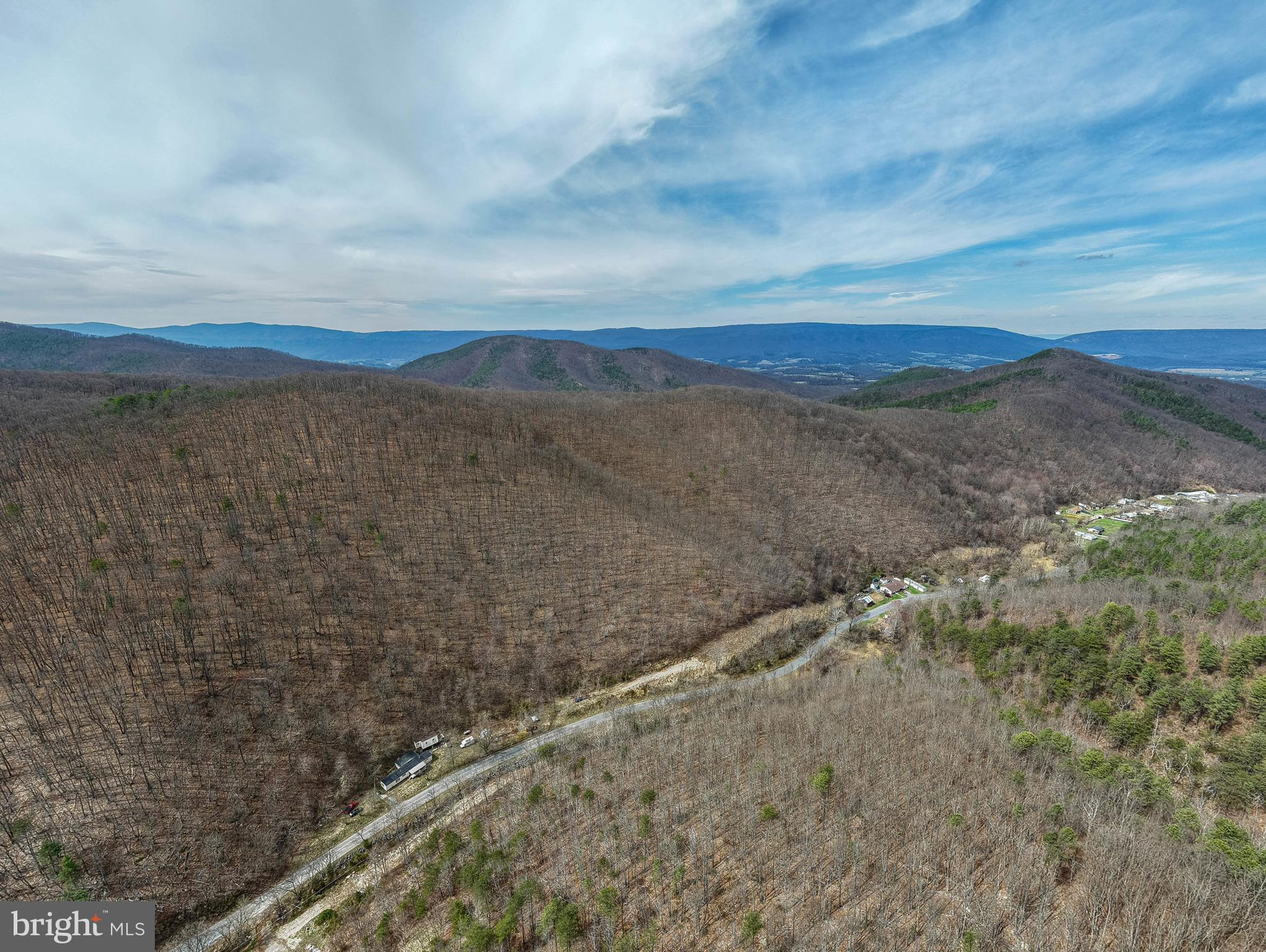 2382 LUCAS HOLLOW ROAD