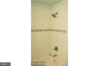 LEXINGTON ESTATES - Residential Lease