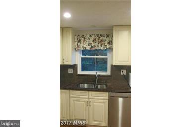 LEXINGTON ESTATES - Residential Lease