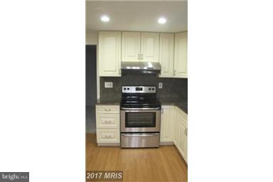 LEXINGTON ESTATES - Residential Lease