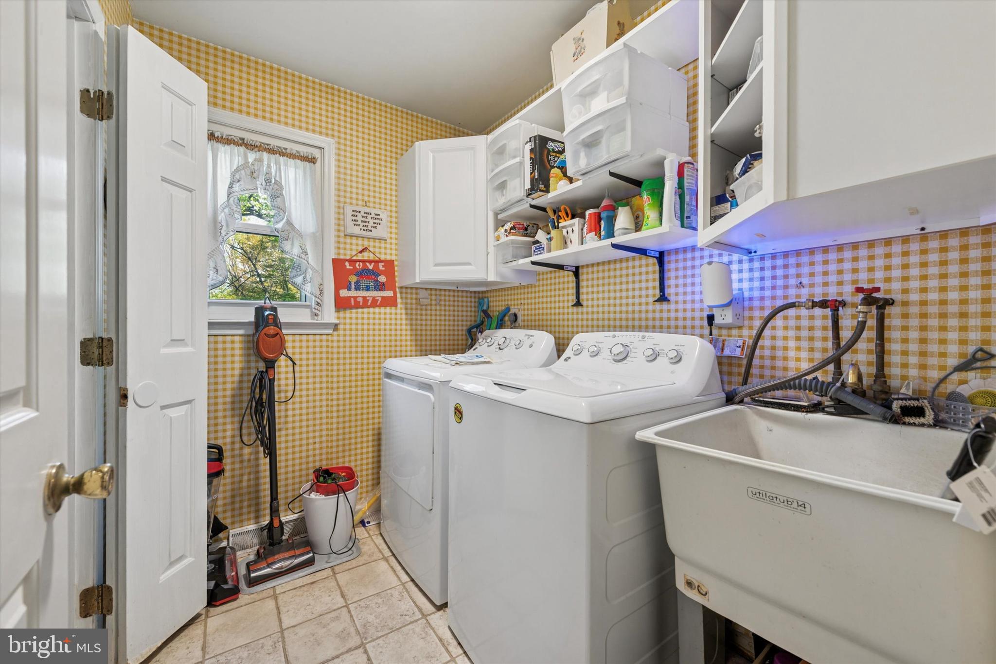 WEST GATE VIL - Residential