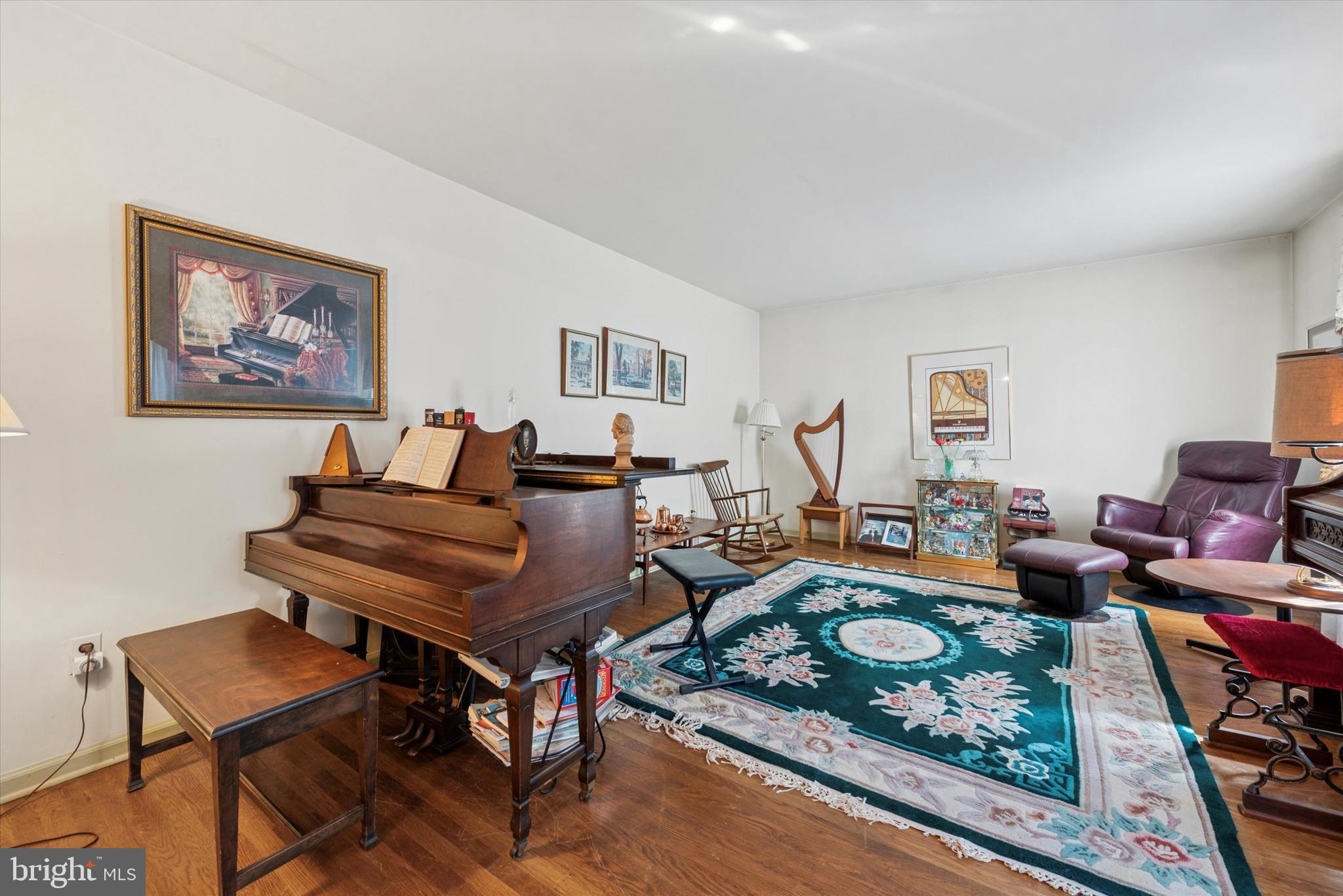 5 WESTGATE CIRCLE