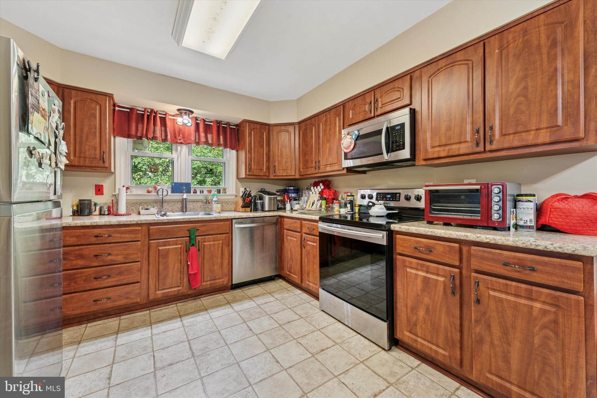 WEST GATE VIL - Residential