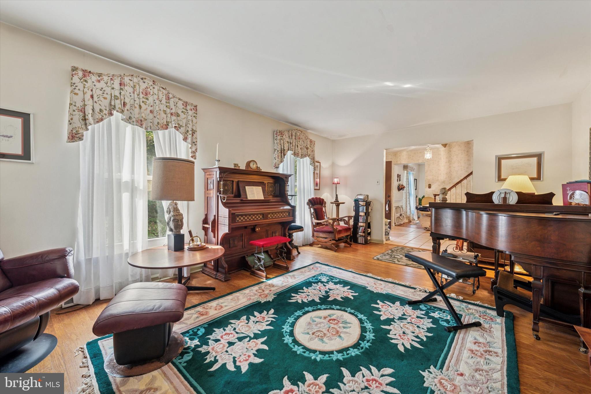 WEST GATE VIL - Residential