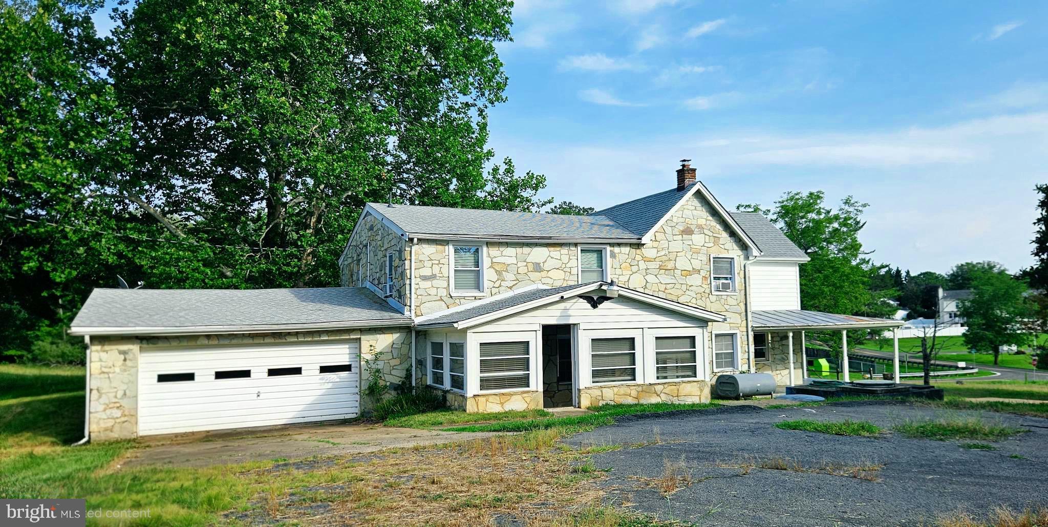 6416 AIRLIE ROAD