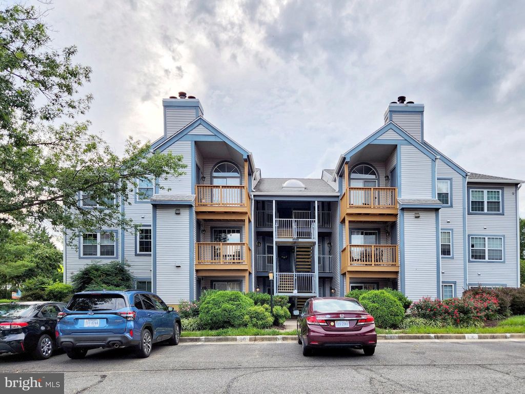 Photo of 6923 Victoria Drive #K, ALEXANDRIA, VA 22310 (MLS # VAFX2276358)