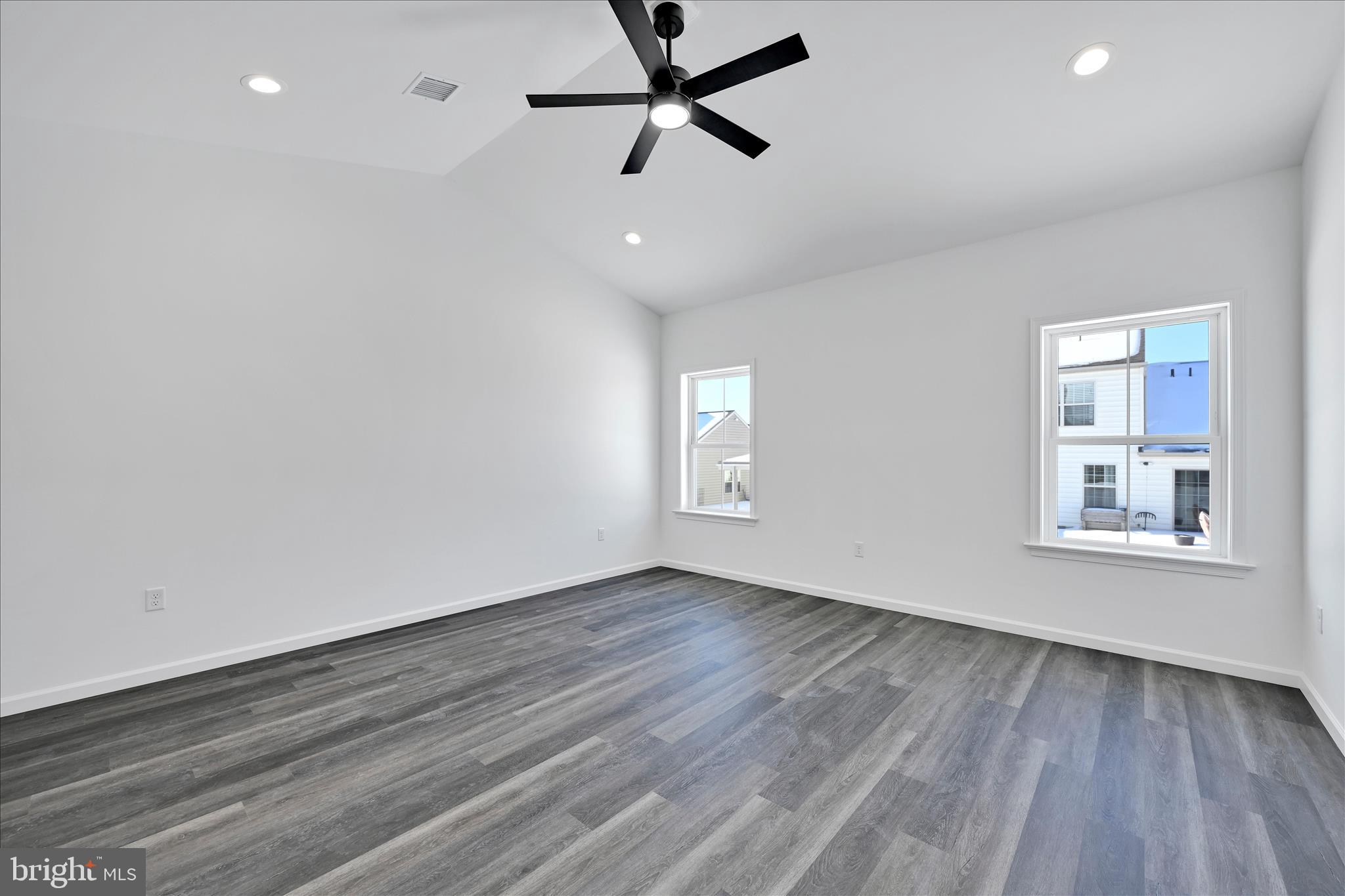 SOUTHERN VILLAGE - Residential